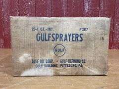 Vintage box of "GULFSPRAYERS" #387 from Gulf Oil Corporation, containes twelve 1-quart units of Gulfspray.
