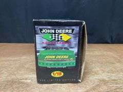 1/18 John Deere NASCAR NIB  Ertl