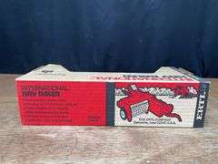 1/16 IH Baler NIB Ertl