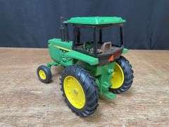 1/16 John Deere 4450 1987 Syracuse Ertl