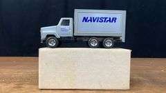 (4) Trucks NIB