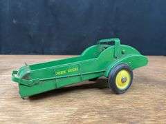 1/16 John Deere Spreader NIB Eska