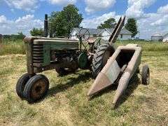 1945 John Deere B with 101 Picker