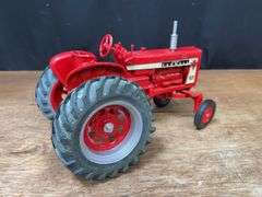 1/16 Farmall 706 1992 Ontario NIB SM