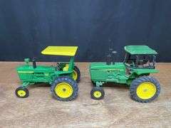 (2) 1/16 John Deere 4450 + 4010 Ertl