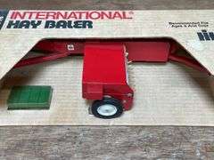 1/16 IH Baler NIB Ertl