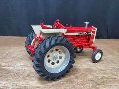 1/16 Farmall 1206 1993 Ontario NIB SM