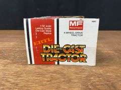 1/32 MF 4880 NIB Ertl