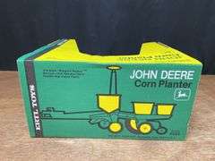 1/16 John Deere Corn Planter NIB Ertl