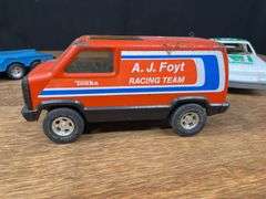 (5) Racing Trucks and Cars