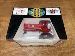 1/16 Farmall 450 2002 Red Power NIB SC