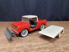 IH Scout Truck Cater Tru-Scale