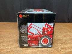 1/16 Farmall MD w/Loader Precision NIB Ertl