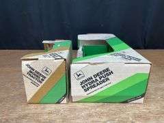 (2) 1/16 John Deere M + Spreader NIB Ertl