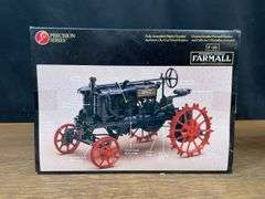 1/16 Farmal F20 Precision NIB Ertl