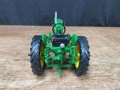 1/16 John Deere 420 V 2003 2 Cylinder NIB Ertl