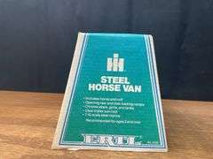 Horse Van Semi NIB Ertl