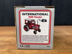 1/16 IH 1568 NIB Ertl
