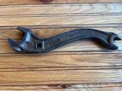 Deere & Co. Wrench