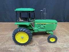1/16 John Deere 4450 1987 Syracuse Ertl
