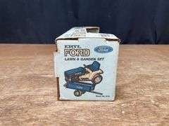 1/12 Ford LGT12 Set NIB Ertl