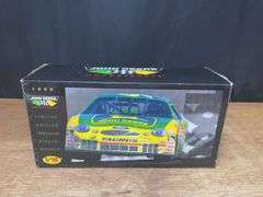 1/18 John Deere NASCAR NIB  Ertl