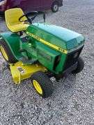 John Deere 212