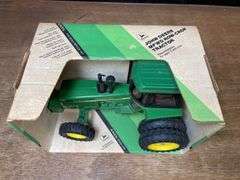 1/16 John Deere 4850 NIB Ertl