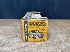 1/16 IH Scout Traveler NIB Ertl