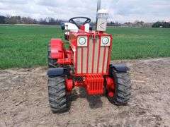 International Harvester Half-Scale IH 806 Wheatland FWA