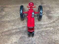 1/16 Farmall M Precision Ertl