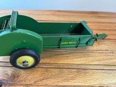1/16 John Deere Spreader Eska
