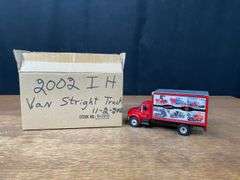 1/34 IH 100 Years Truck NIB 1st Gear