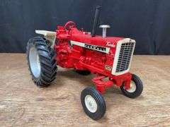 1/16 Farmall 1206 1993 Ontario NIB SM