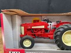 1/16 IH 350 NIB Ertl