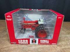 1/16 Farmall 1206 40th Anniversary NIB Ertl