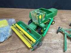(3) John Deere 6600 Combine + Running Gears