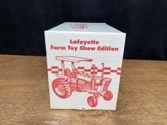 1/16 IH 1468 1995 Lafayette NIB Ertl