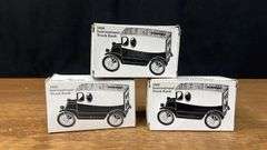 (4) Trucks NIB