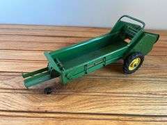 1/16 John Deere Spreader Eska