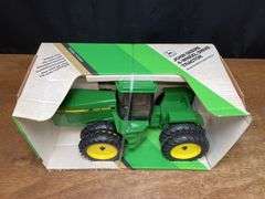 1/16 John Deere 8760 Collector NIB Ertl