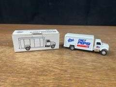 (4) 1/64 Beverage Trucks NIB Ertl