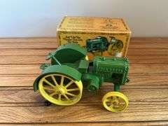 1/16 John Deere D NIB Ertl