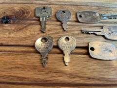 (7) John Deere Keys