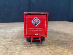 1/34 IH 100 Years Truck NIB 1st Gear