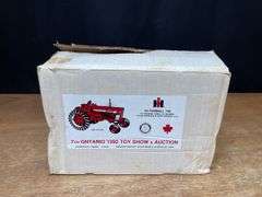 1/16 Farmall 706 1992 Ontario NIB SM