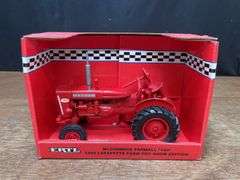 1/16 Farmall 140 1994 Lafayette NIB Ertl