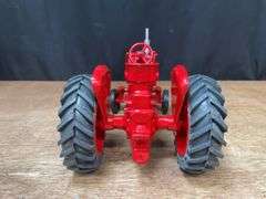 1/16 Farmall 706 1992 Ontario NIB SM