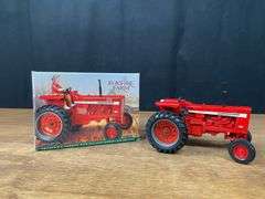 1/16 IH 826 Fox Fire Farm NIB Ertl
