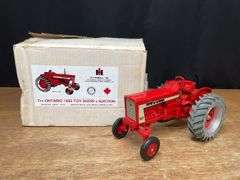 1/16 Farmall 706 1992 Ontario NIB SM